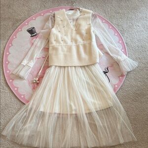 Brand New Two-Piece Tulle Skirt Set (Cream/White)